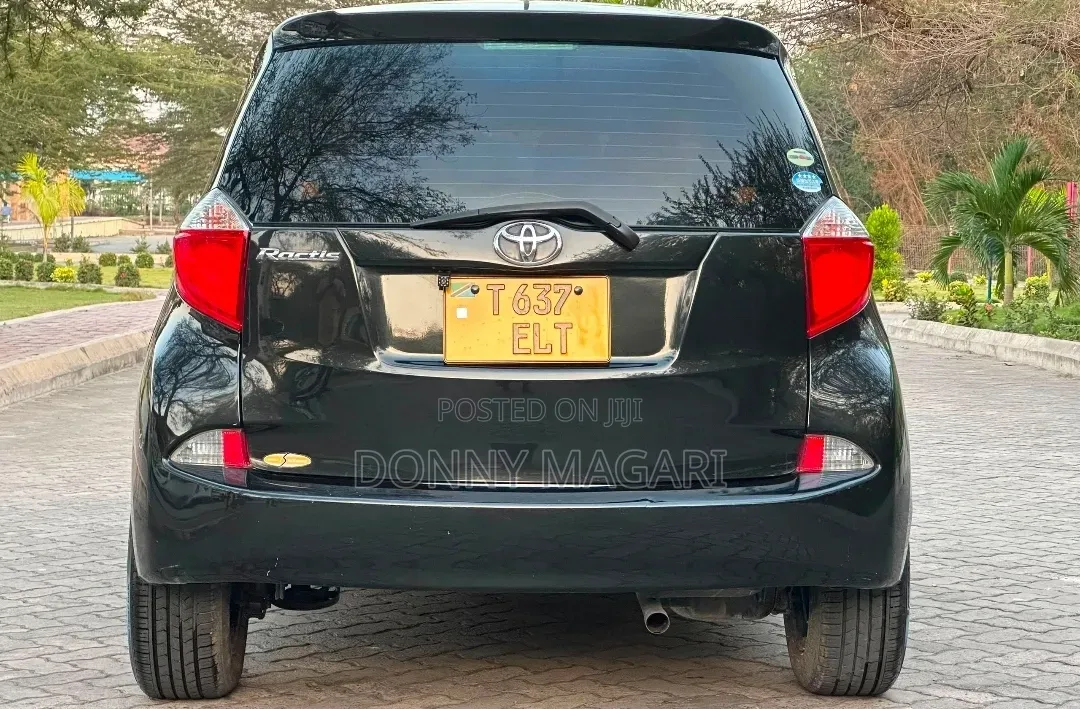 Toyota Ractis 2012 Black