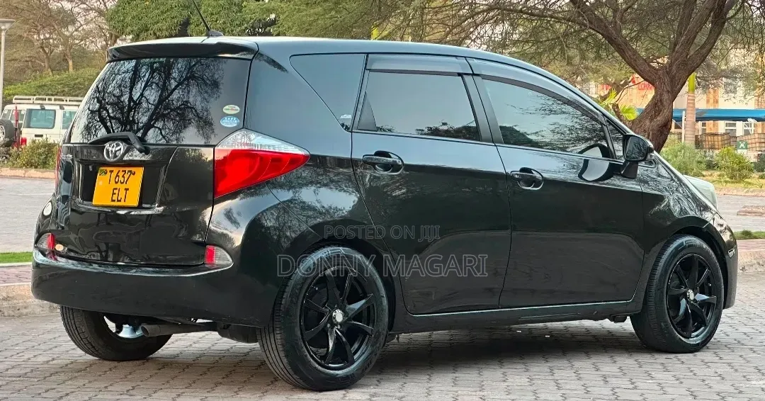 Toyota Ractis 2012 Black