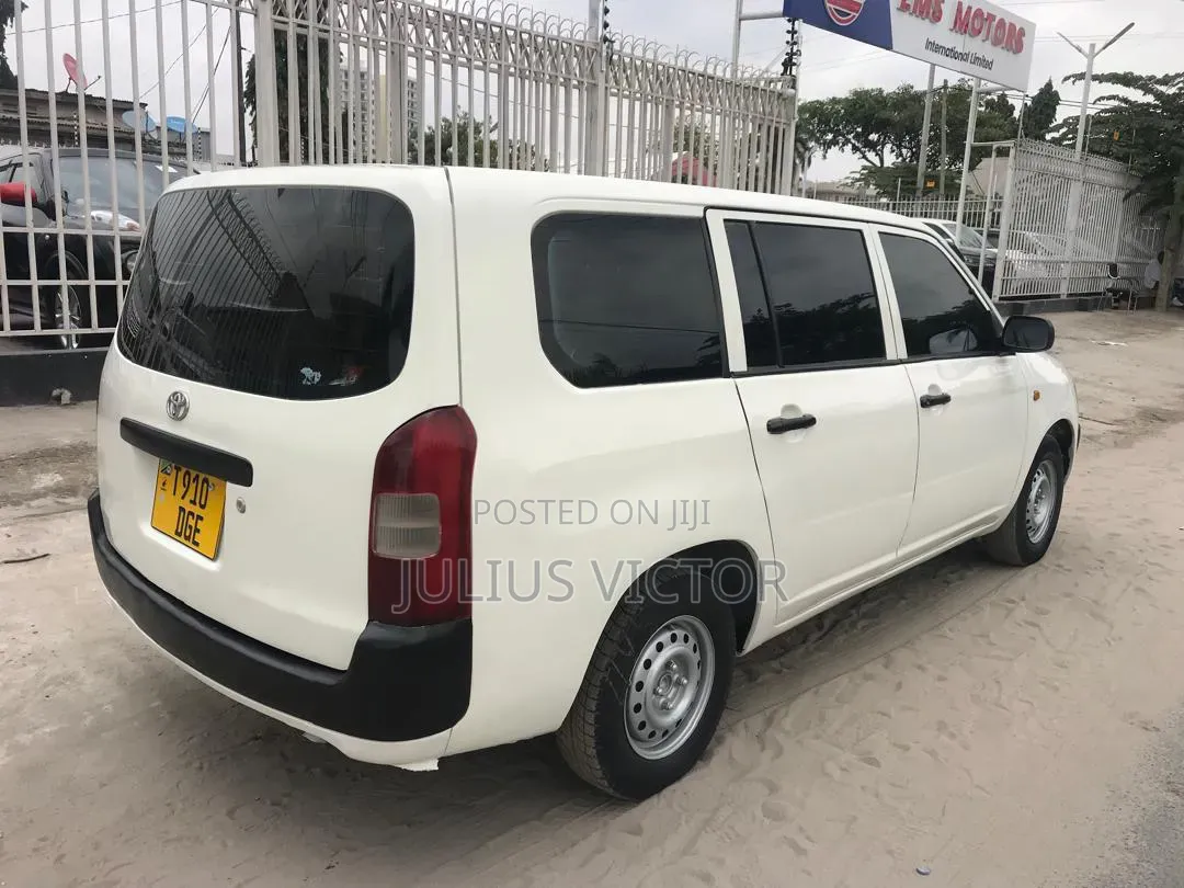 Toyota Probox 2004 White