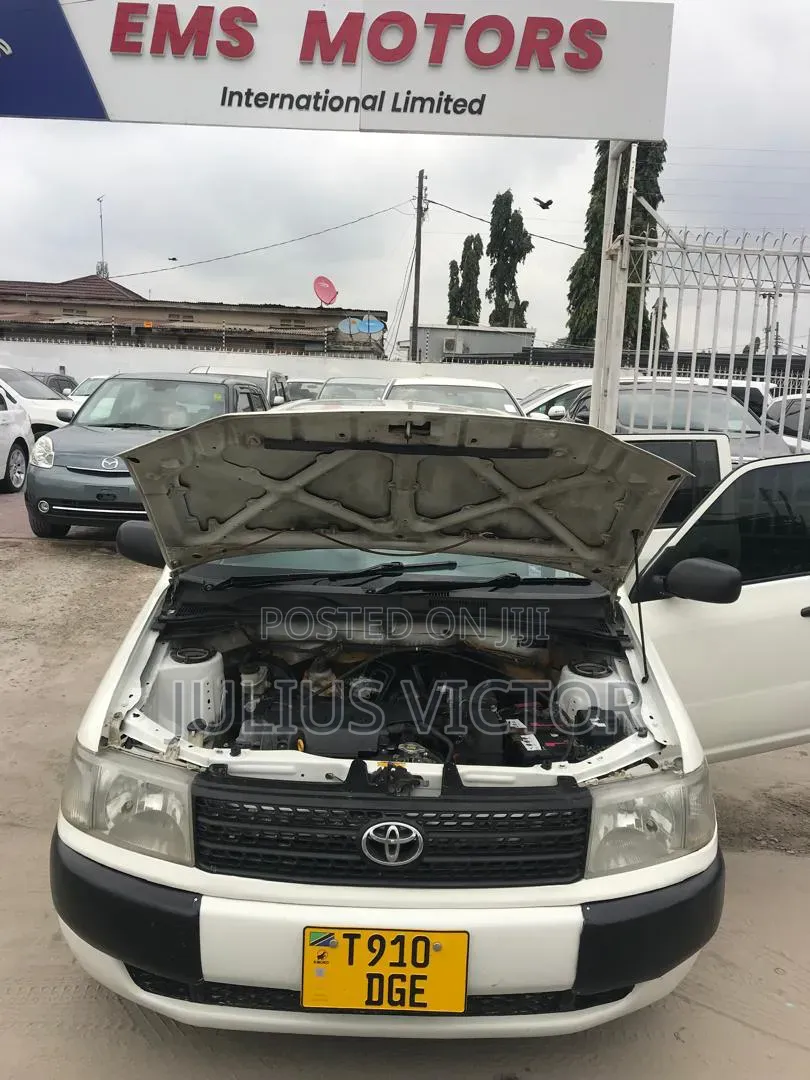 Toyota Probox 2004 White
