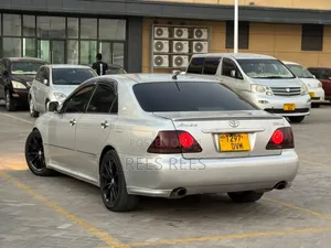 Toyota Crown 2006 Silver