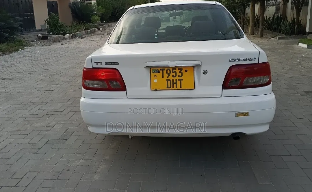Toyota Carina 2001 White