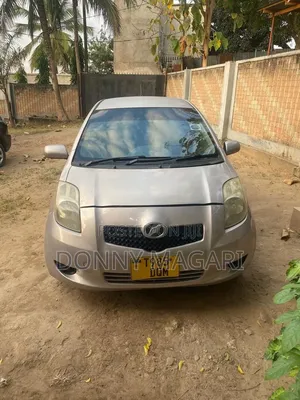 Toyota Vitz 2005 Silver