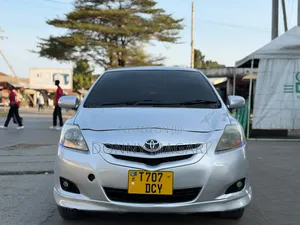 Toyota Belta 2005 Silver