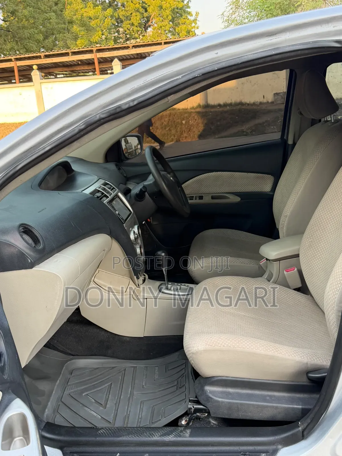 Toyota Belta 2005 Silver