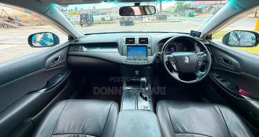Toyota Crown 2009 Black