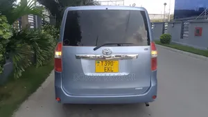 Toyota Noah 2005 Blue