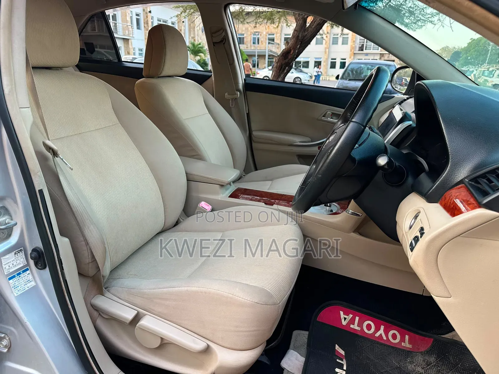 Toyota Premio 2013 Silver