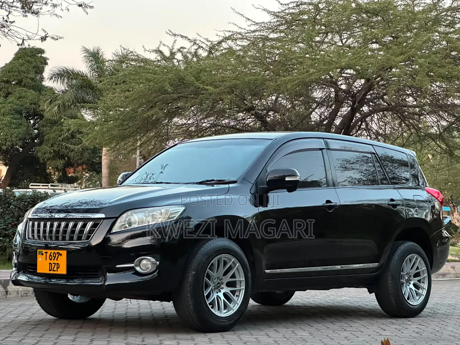 Toyota Vanguard 2010 Black