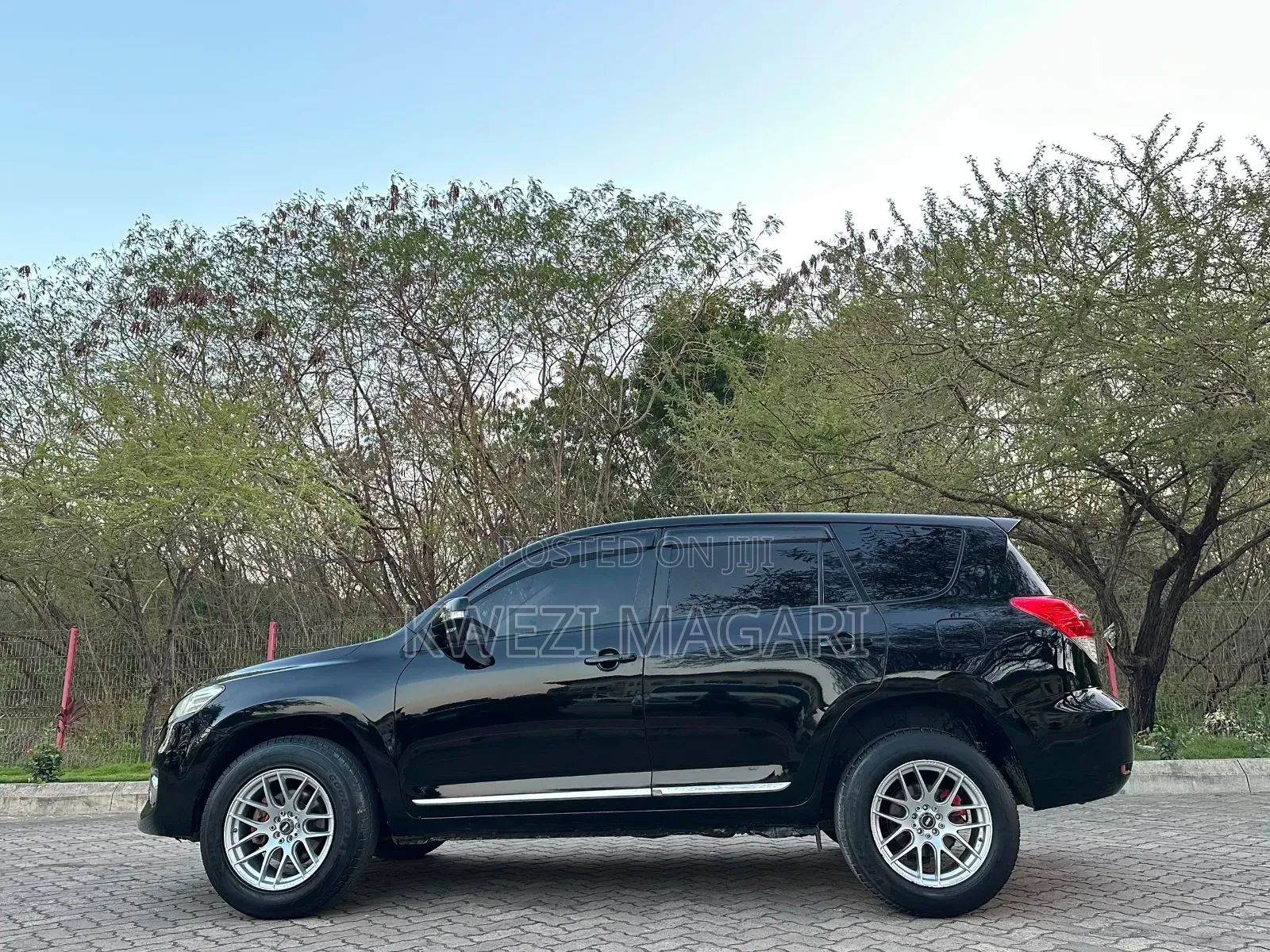 Toyota Vanguard 2010 Black