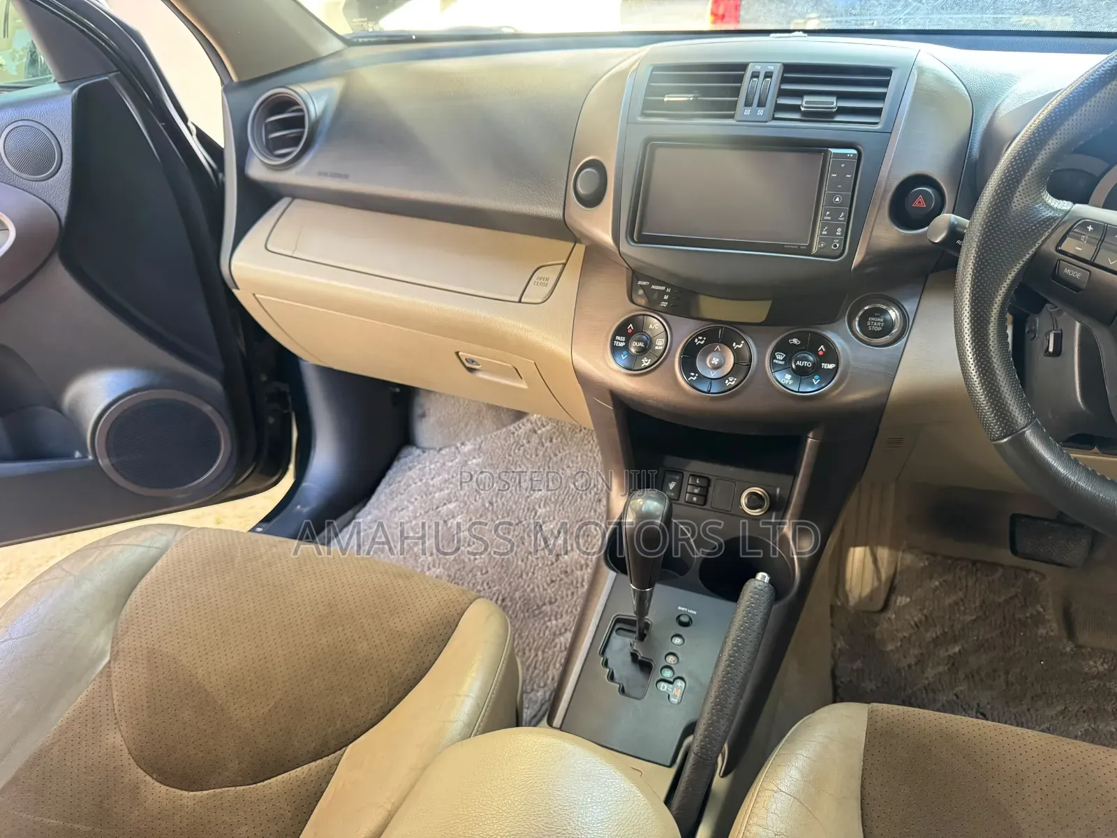 Toyota Vanguard 2011 Green