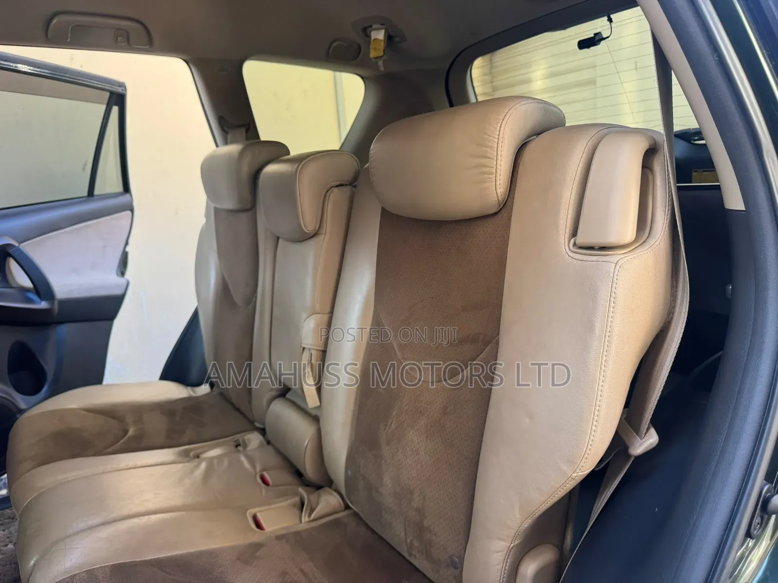 Toyota Vanguard 2011 Green