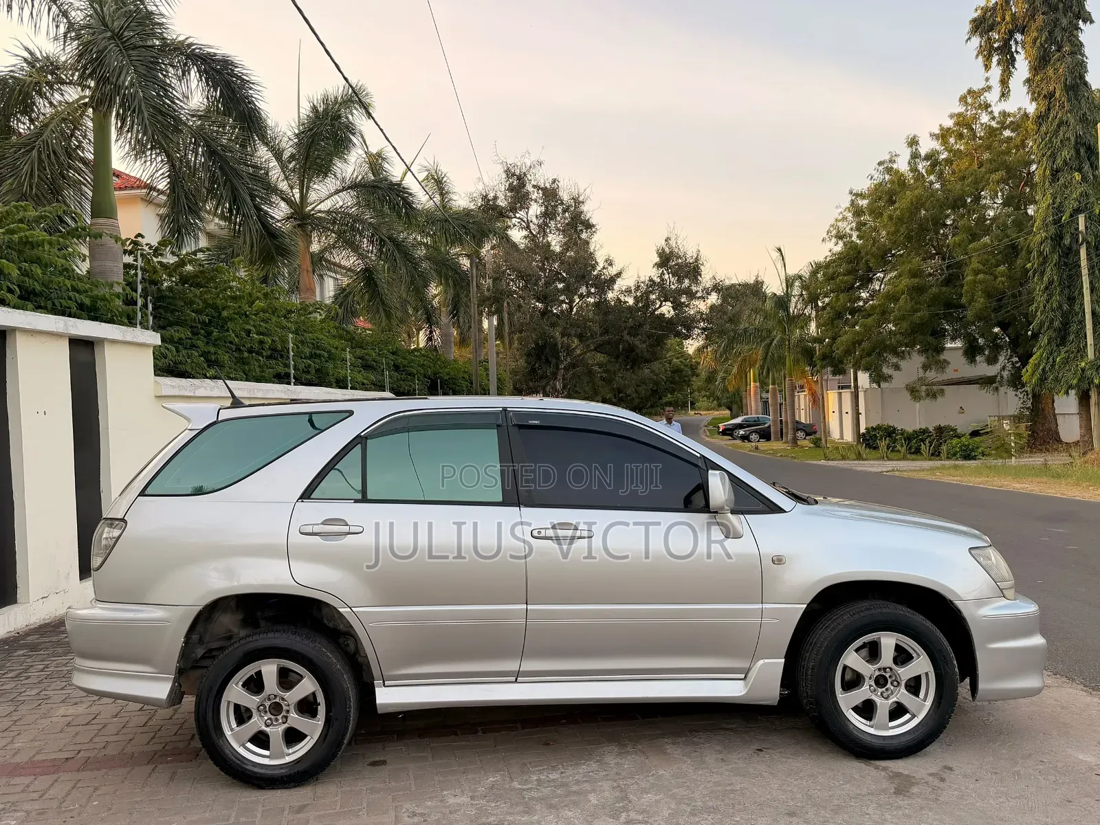 Toyota Harrier 2002 Silver