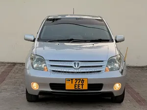 Toyota IST 2004 Silver