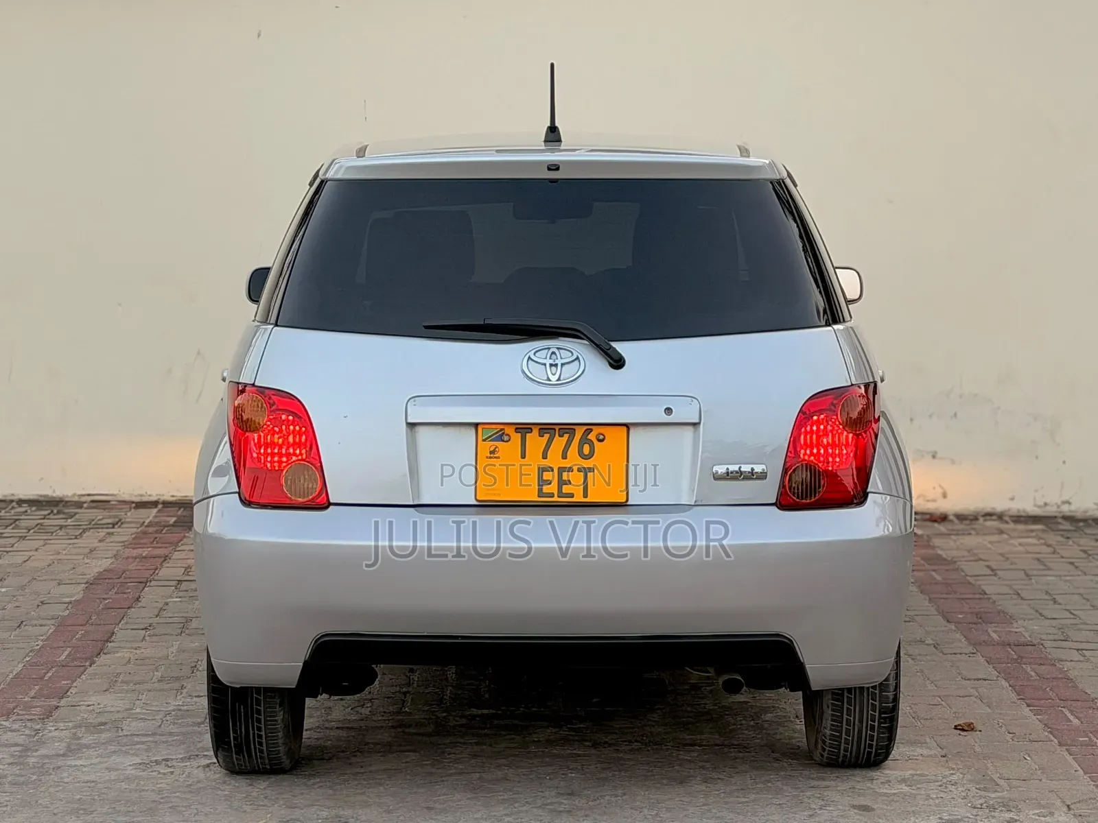 Toyota IST 2004 Silver