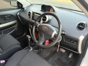 Toyota IST 2004 Silver