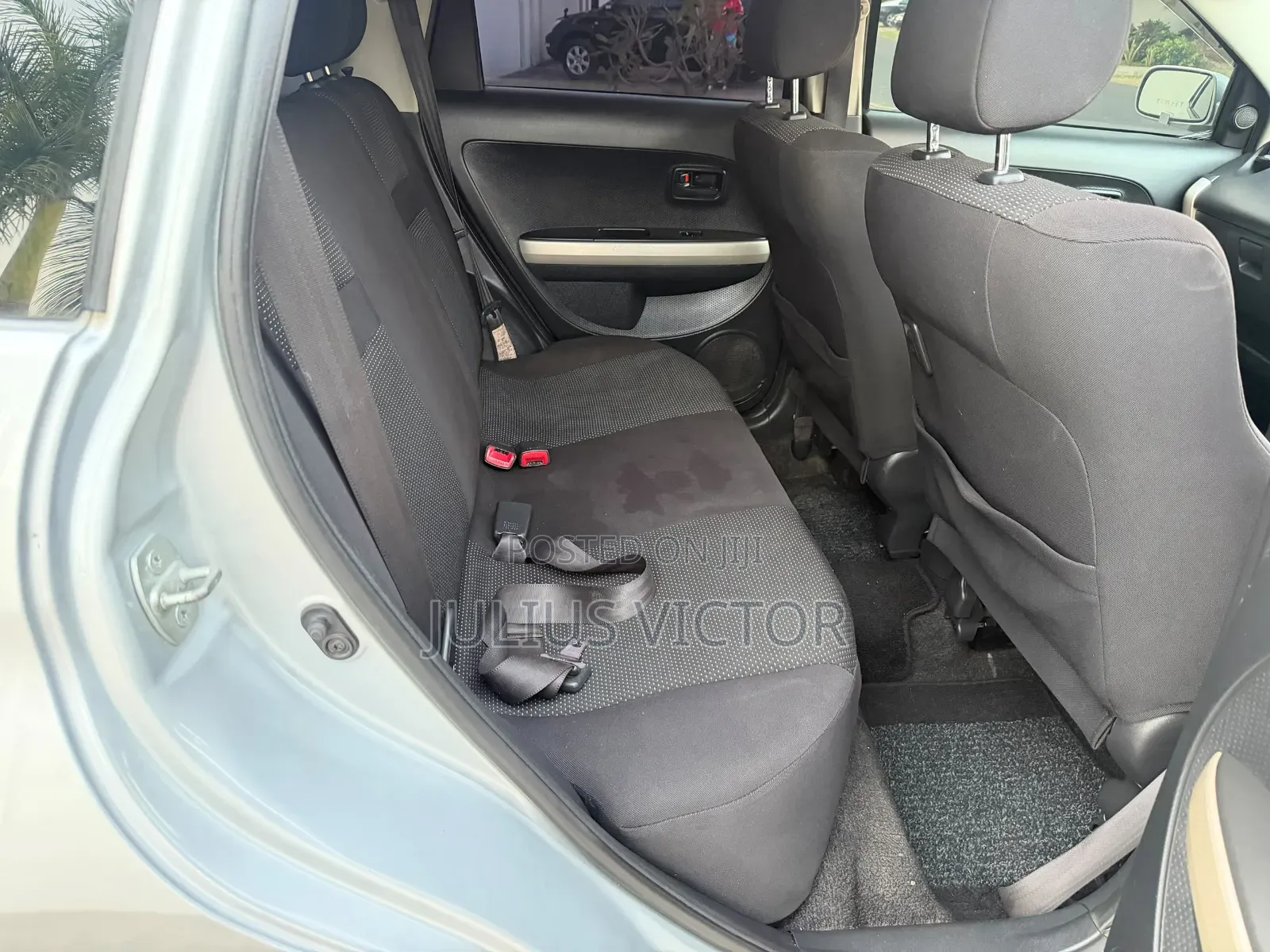 Toyota IST 2004 Silver