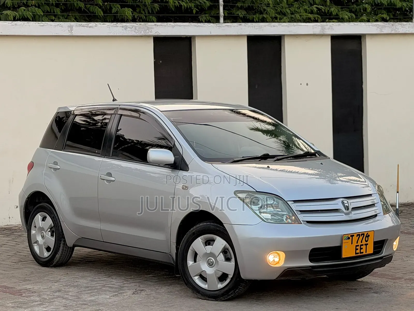 Toyota IST 2004 Silver