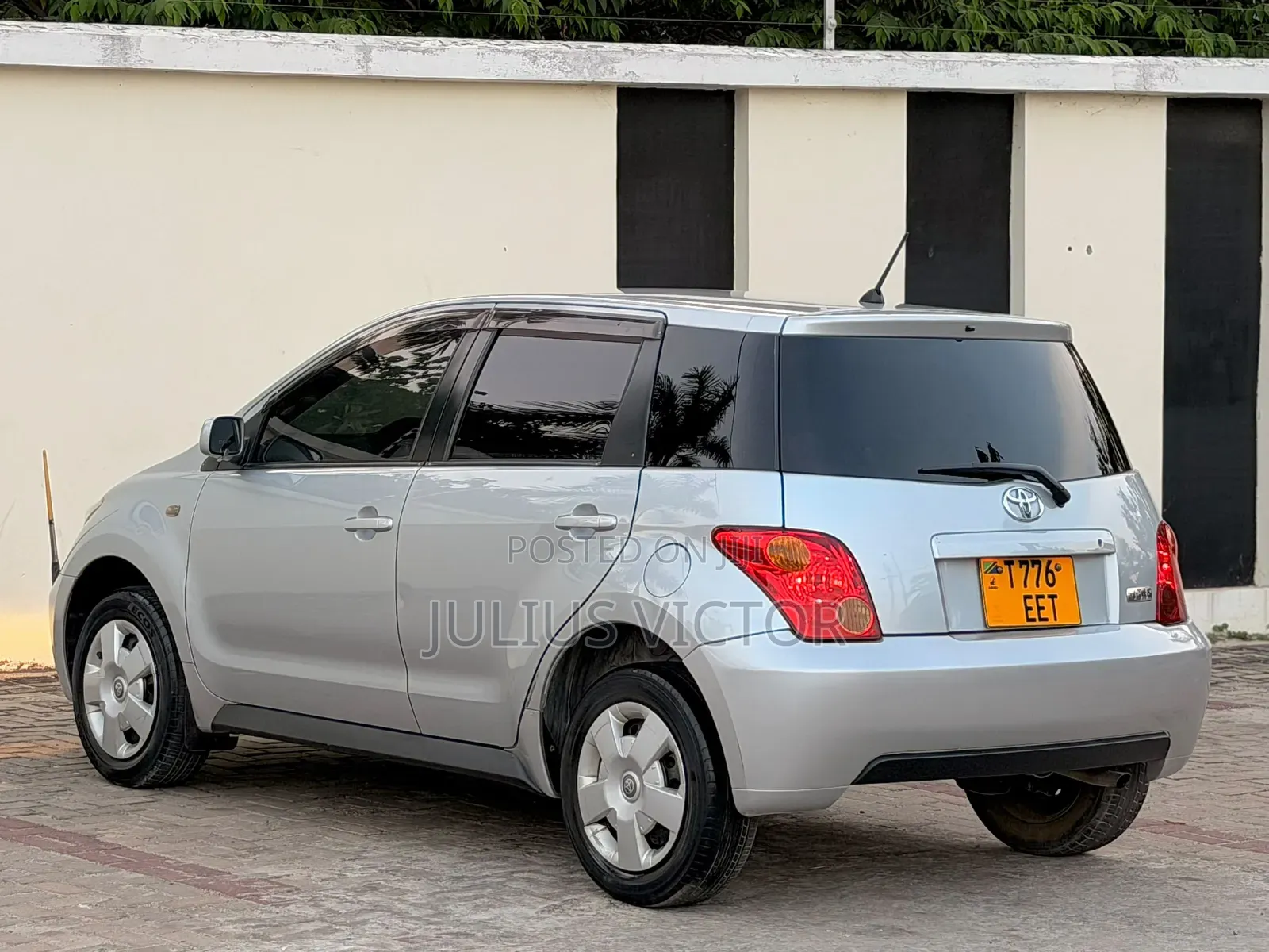 Toyota IST 2004 Silver