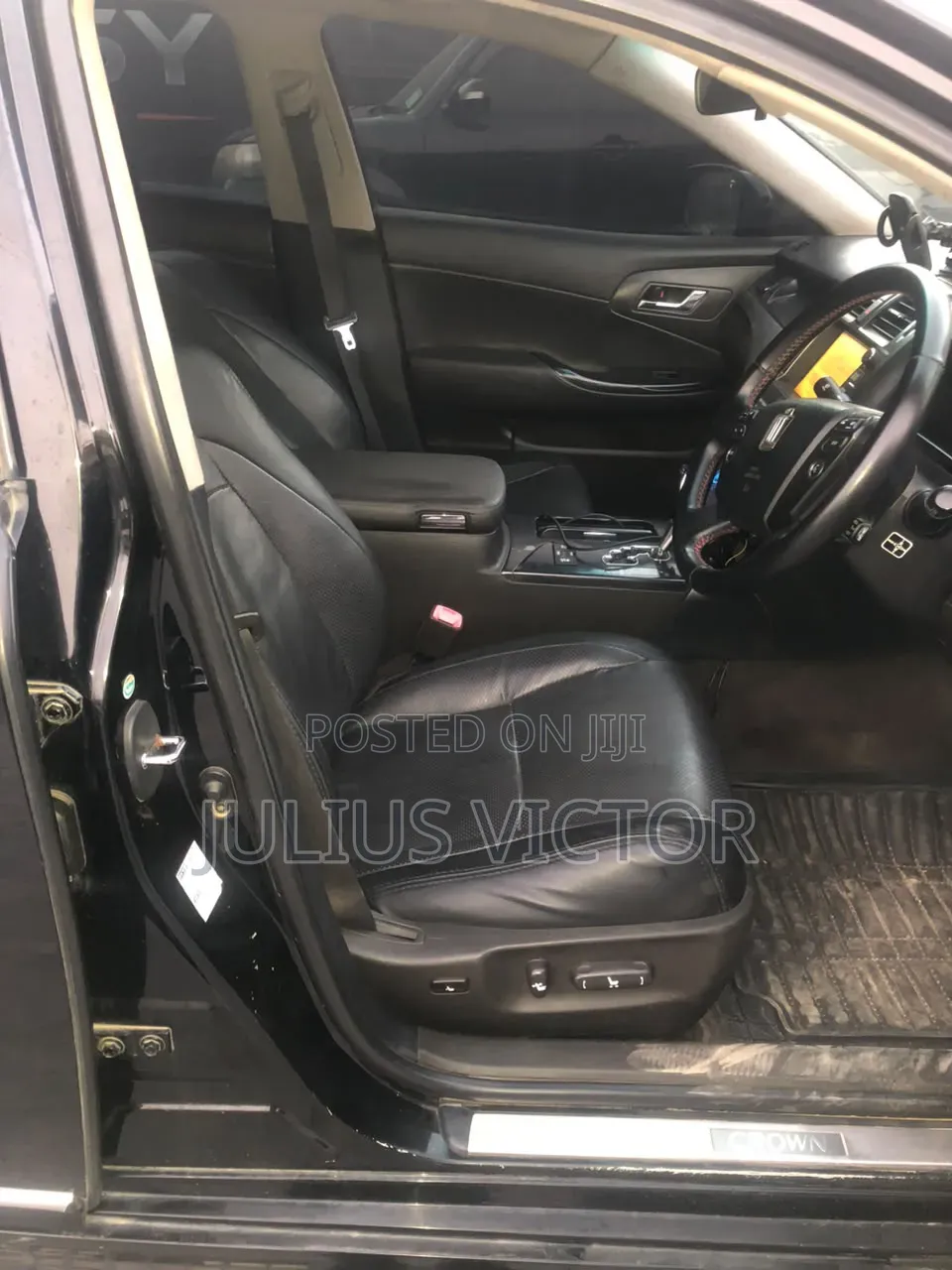 Toyota Crown 2010 Black