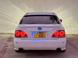 Toyota Crown 2006 White