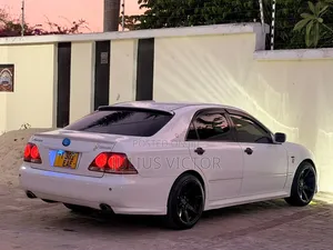 Toyota Crown 2006 White