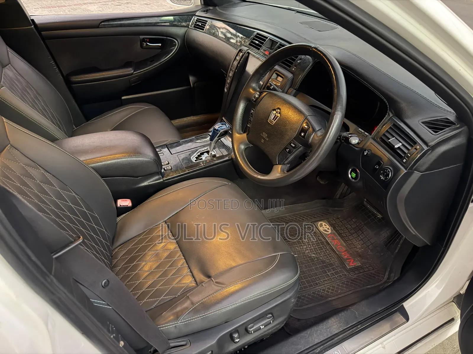 Toyota Crown 2006 White