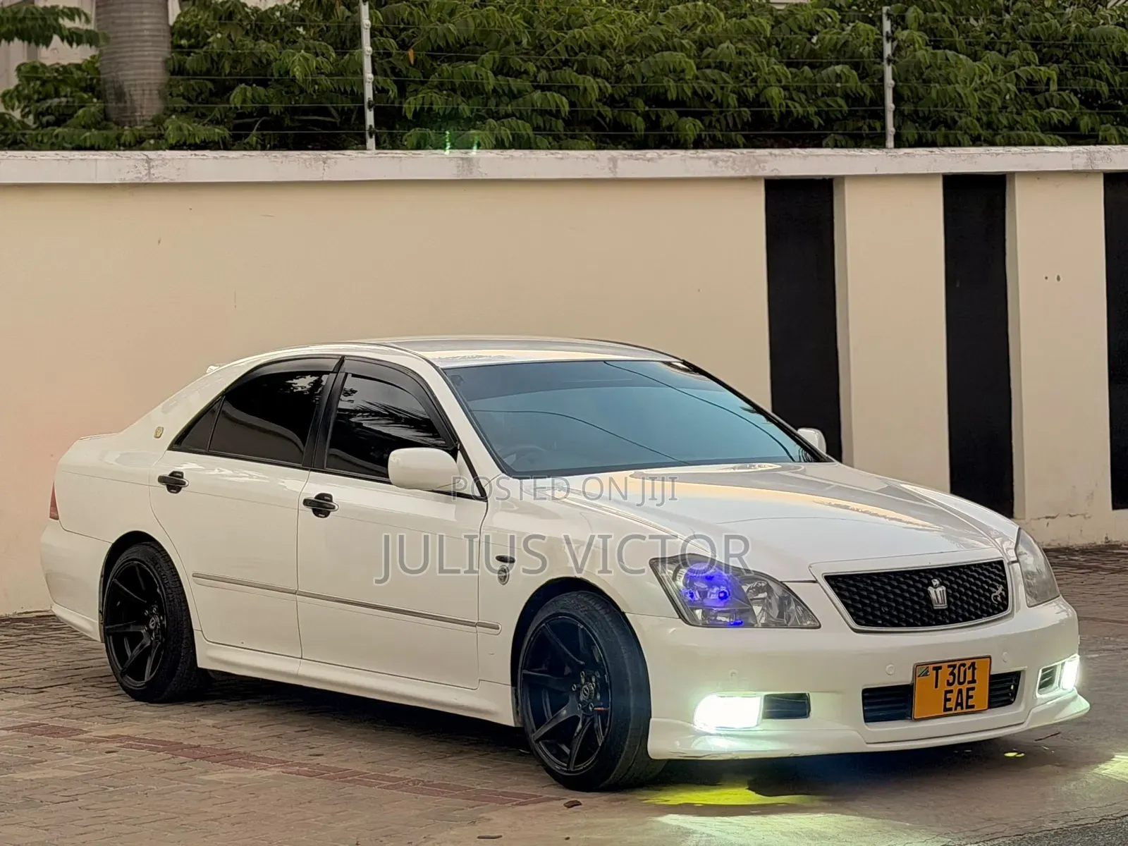 Toyota Crown 2006 White