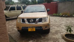 Nissan Navara 2010 Gold