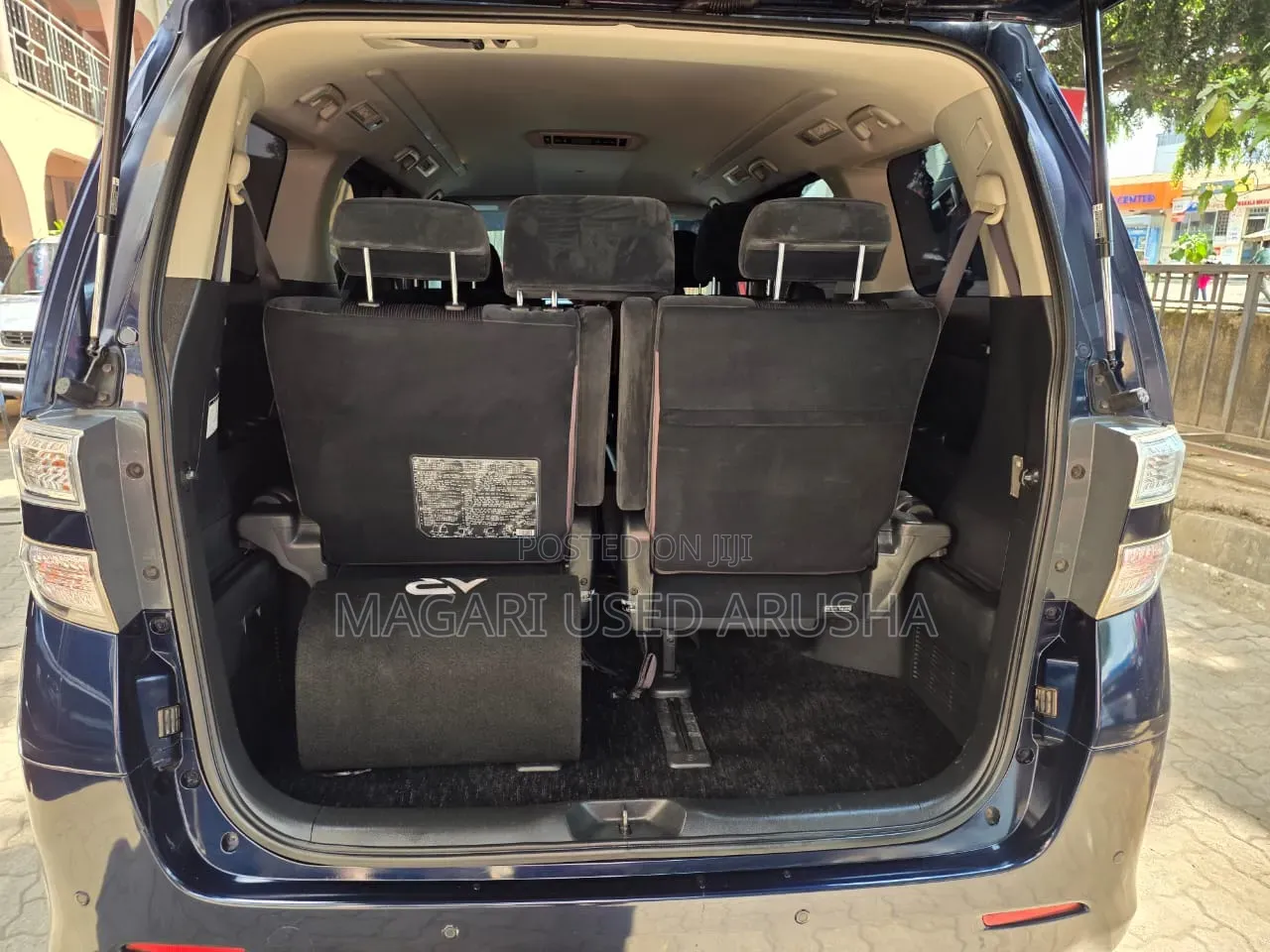 Toyota Vellfire 2010 Blue