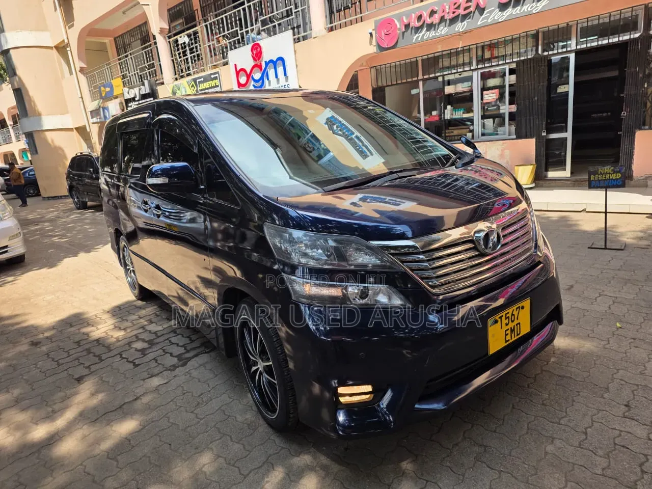 Toyota Vellfire 2010 Blue