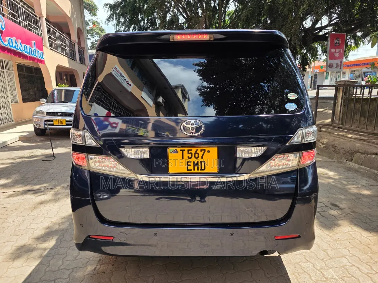Toyota Vellfire 2010 Blue