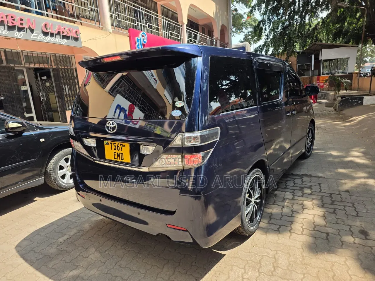 Toyota Vellfire 2010 Blue