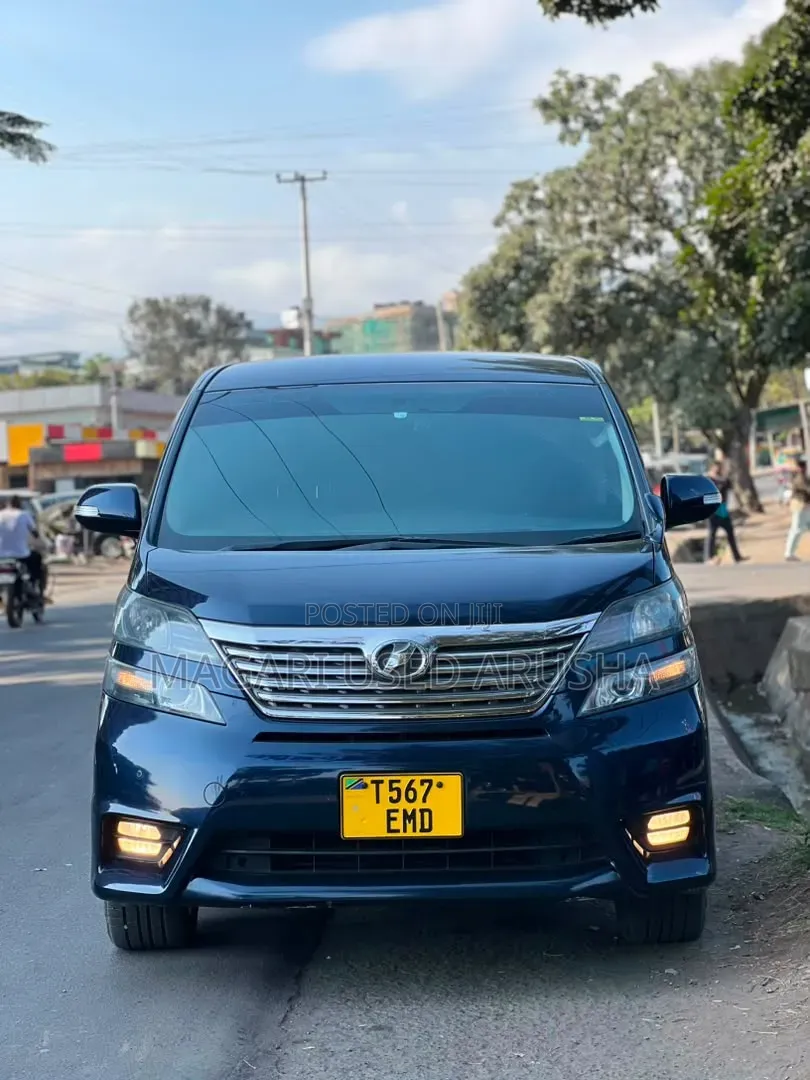 Toyota Vellfire 2010 Blue