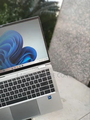 Laptop HP EliteBook 1040 G8 32GB Intel Core i7 SSD 512GB