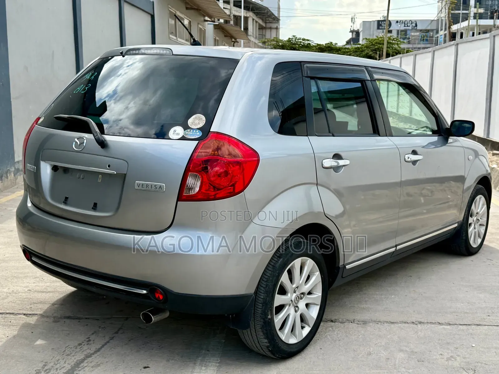 Mazda Verisa 2010 Silver