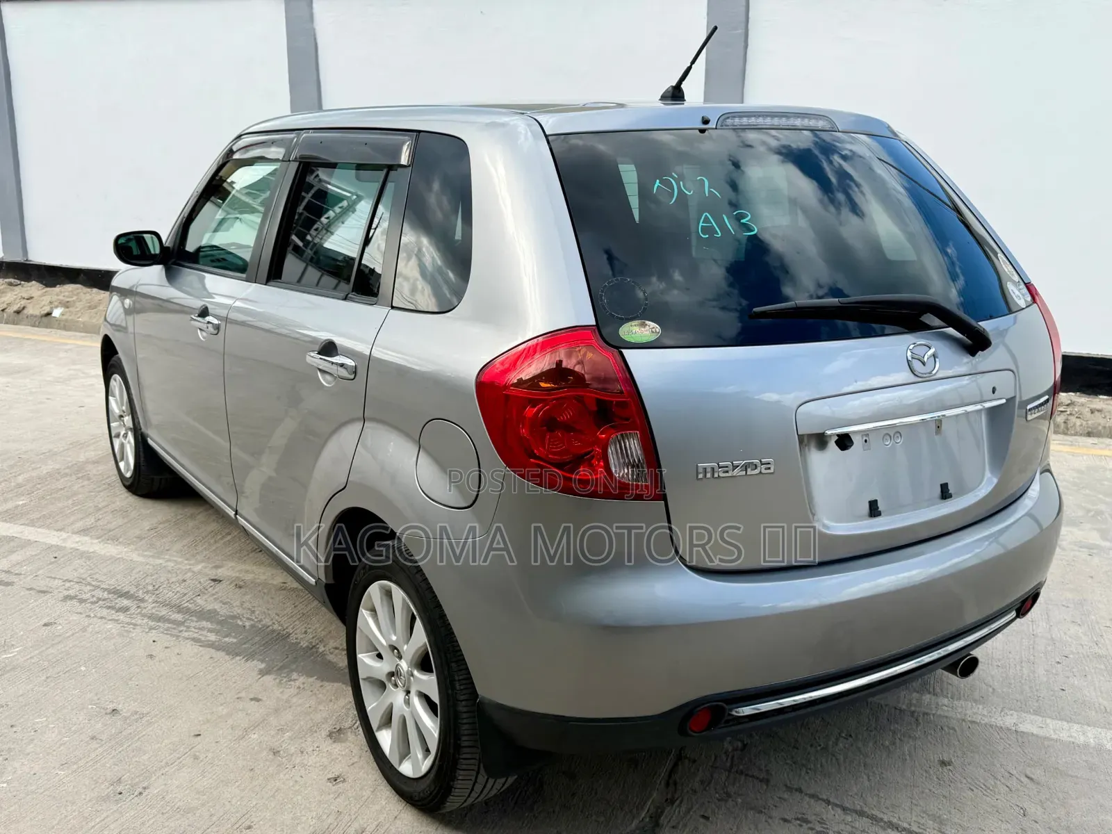 Mazda Verisa 2010 Silver