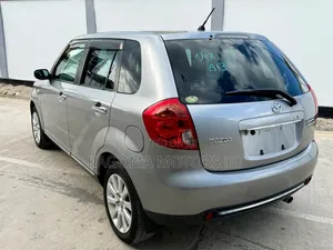 Mazda Verisa 2010 Silver