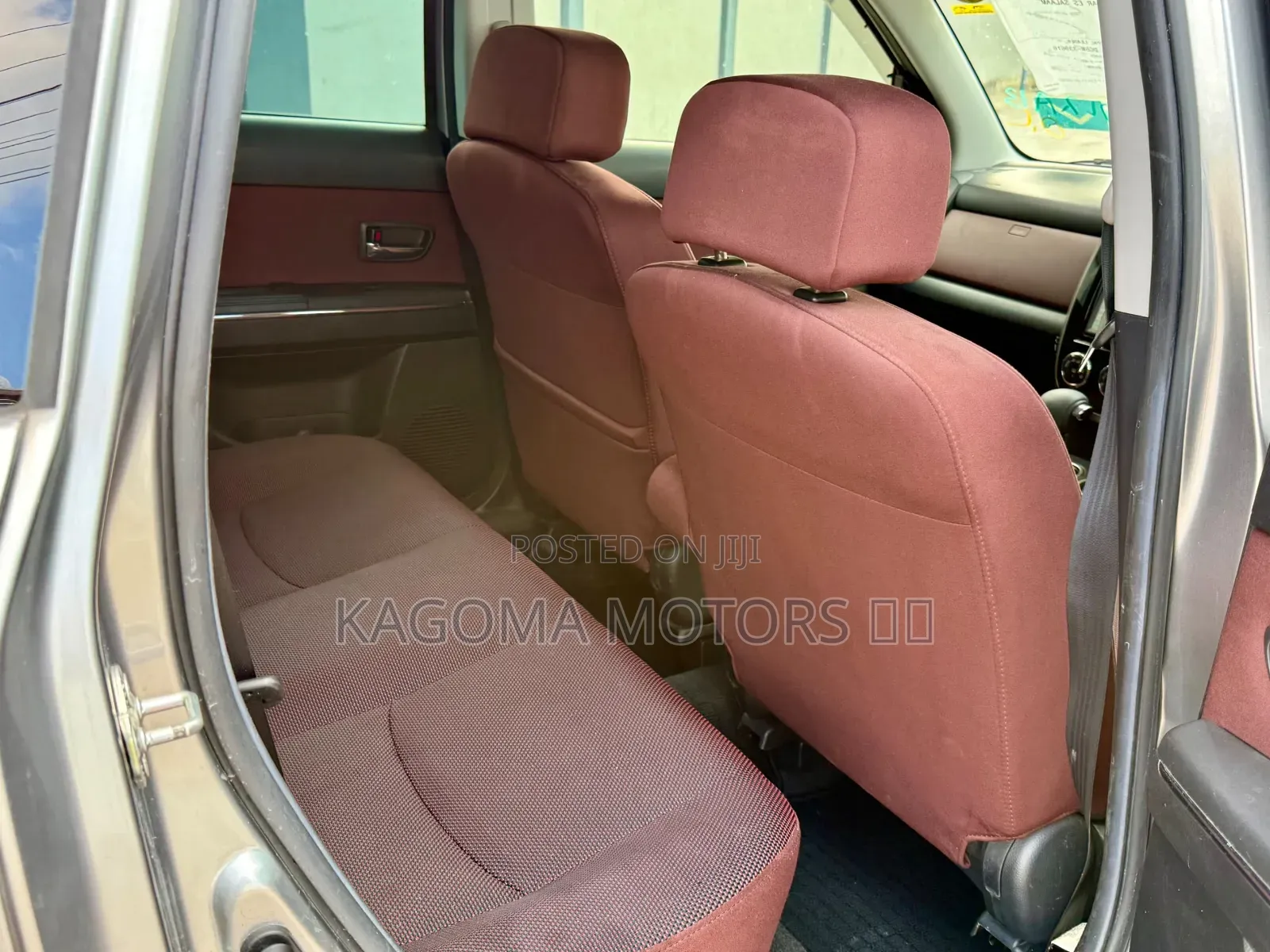 Mazda Verisa 2010 Silver