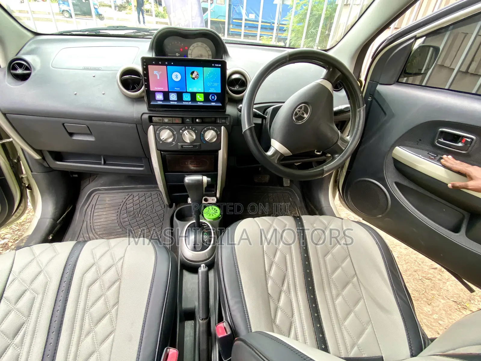Toyota IST 2004 Gold