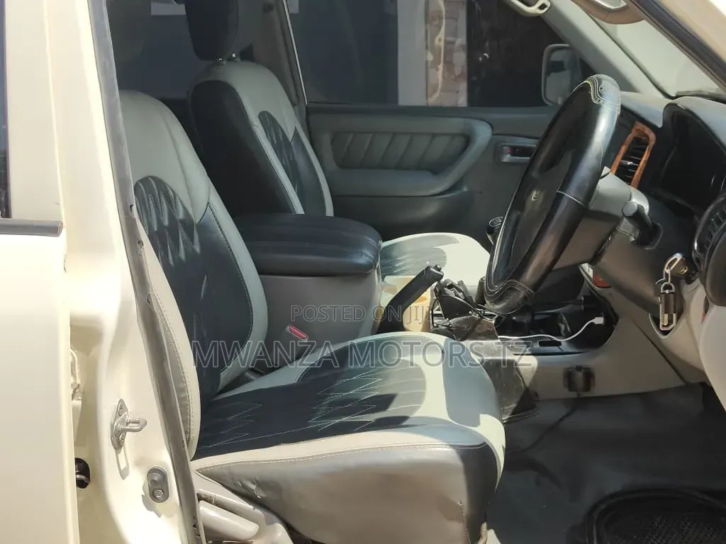 Toyota Land Cruiser 2006 Pearl