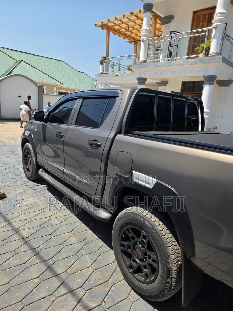 Toyota Hilux Revo Double Cab Deisel 2.8 AWD 2019 Gold