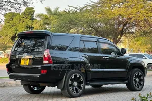 Toyota Hilux Surf 2004 Black