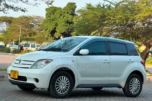 Toyota IST 2004 White