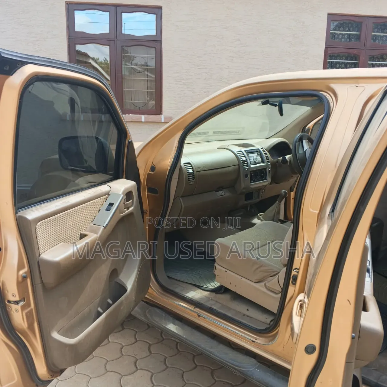 Nissan Navara 2010 Gold