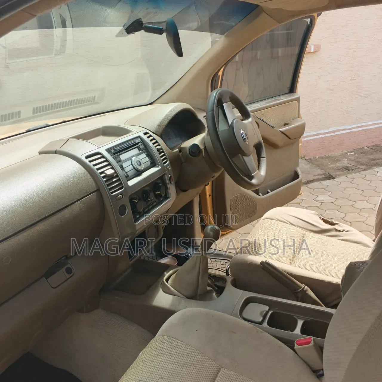 Nissan Navara 2010 Gold