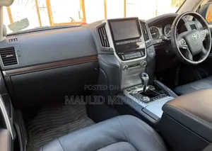 Toyota Land Cruiser 2017 White
