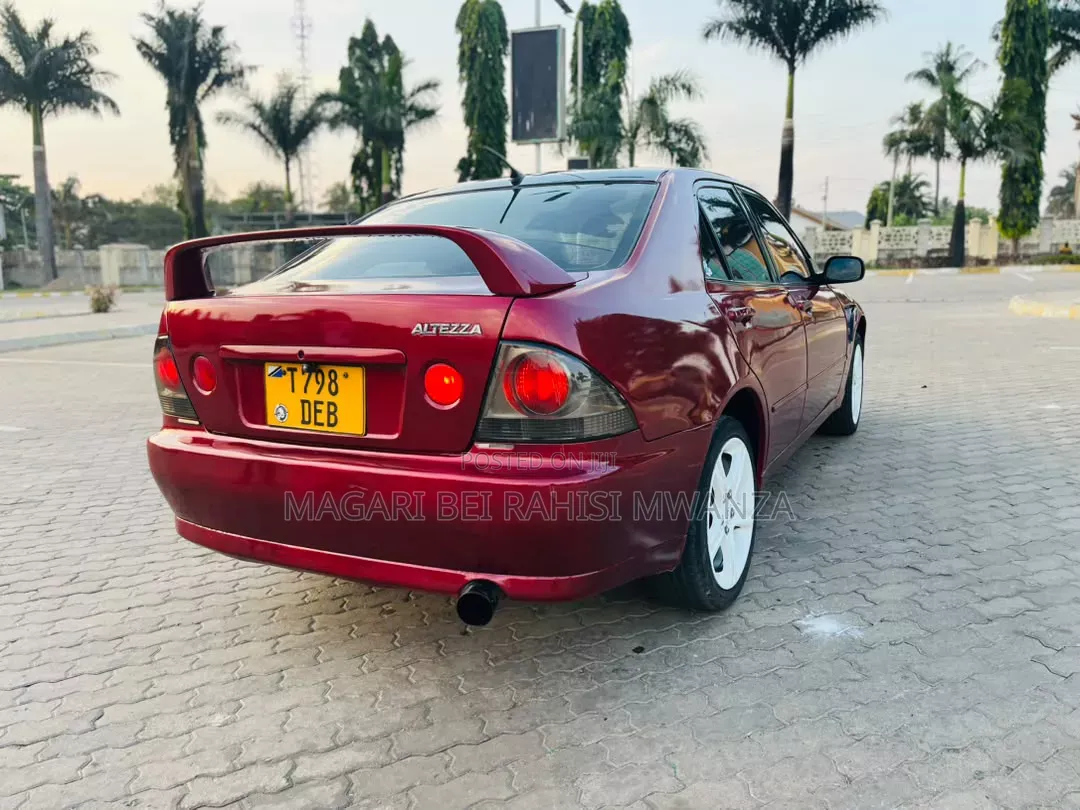Toyota Altezza 2004 Red