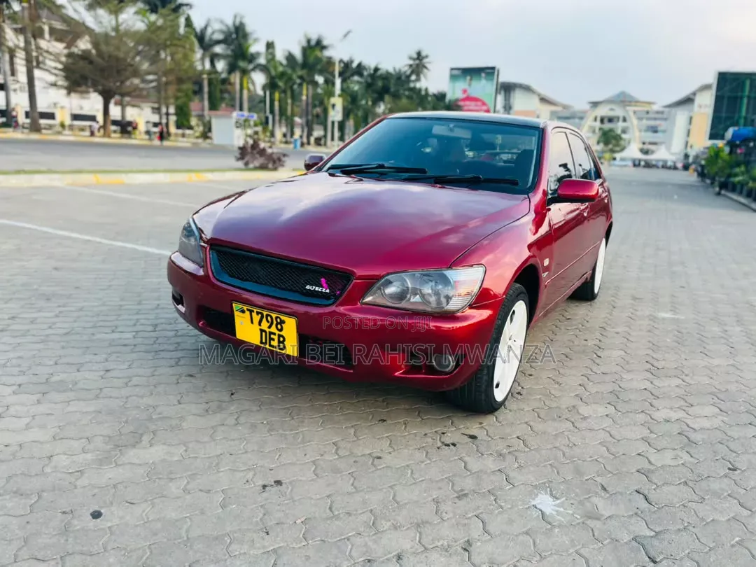 Toyota Altezza 2004 Red