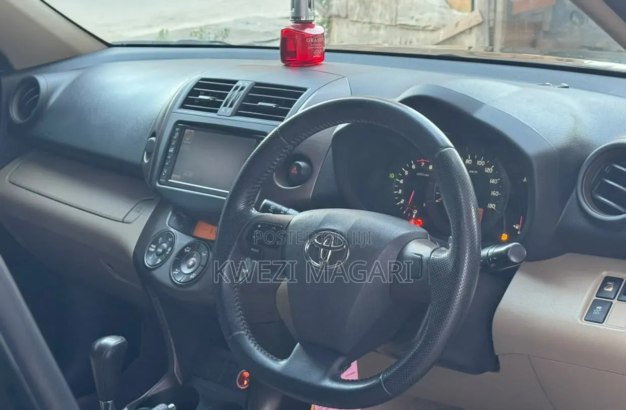 Toyota Vanguard 2010 Black
